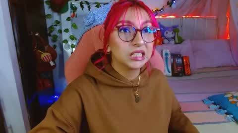 Snapshot of littlerouse_ chatting on May 2026 08:19:01 AM Ruby Rouse online show from May 2026 08:19:01 AM