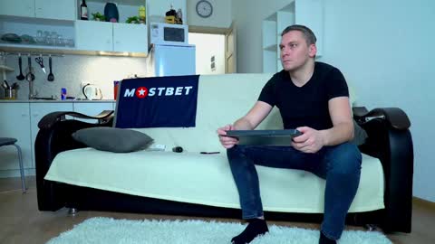 Snapshot of littlesweettifany chatting on December 2024 08:49:02 AM Little Tifany online show from December 2024 08:49:02 AM