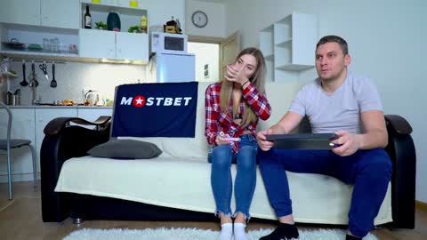 Snapshot of littlesweettifany chatting on December 2024 09:33:02 AM Little Tifany online show from December 2024 09:33:02 AM