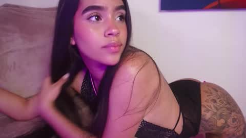 littletammy_ online show from November 2025 02:49:02 PM