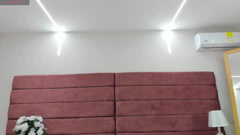 littlevaale online show from November 2025 10:29:01 AM