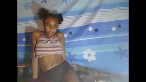 Snapshot of littleyanah chatting on October 2025 08:22:02 AM yanah online show from October 2025 08:22:02 AM