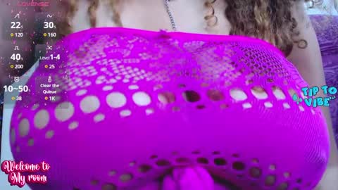 Snapshot of litzy_curly chatting on December 2024 06:27:02 PM Litzy online show from December 2024 06:27:02 PM