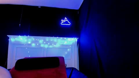 Snapshot of livinsubspace chatting on December 2024 08:00:01 PM Liv online show from December 2024 08:00:01 PM