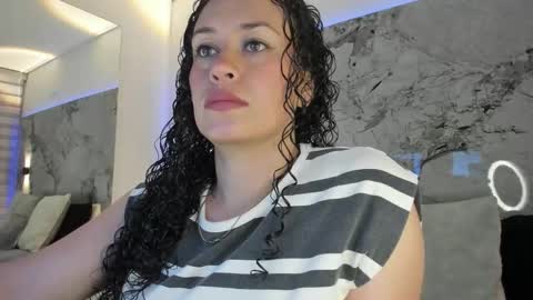 Liz  online show from November 2025 10:15:02 AM