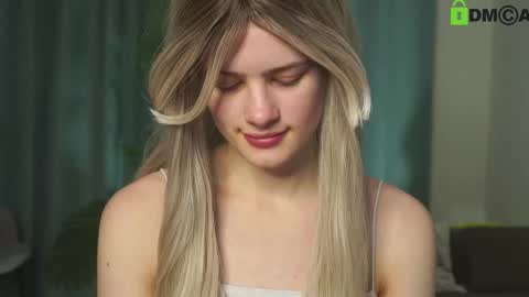 Snapshot of lizbethcoll chatting on February 2025 04:22:02 PM Sunnheart online show from February 2025 04:22:02 PM