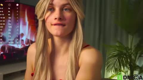 Snapshot of lizbethcoll chatting on March 2025 01:46:01 AM Sunnheart online show from March 2025 01:46:01 AM