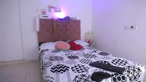 LIZETH online show from February 2025 05:15:02 PM