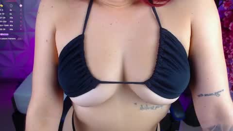 Snapshot of lizowenn_ chatting on April 2026 09:28:01 PM LIZETH online show from April 2026 09:28:01 PM