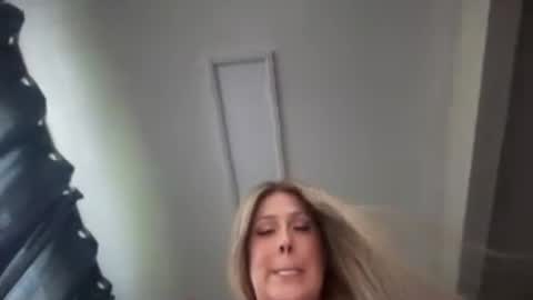 Snapshot of lizpurrxxx chatting on June 2026 02:28:01 AM Liz Purr online show from June 2026 02:28:01 AM