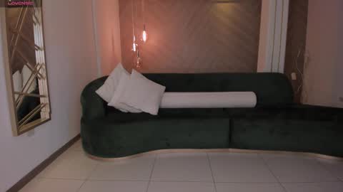 Snapshot of lizzhamilton_ chatting on September 2025 08:30:02 PM Lizzi online show from September 2025 08:30:02 PM