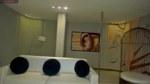 Snapshot of lizzhamilton_ chatting on November 2025 08:19:02 PM Lizzi online show from November 2025 08:19:02 PM