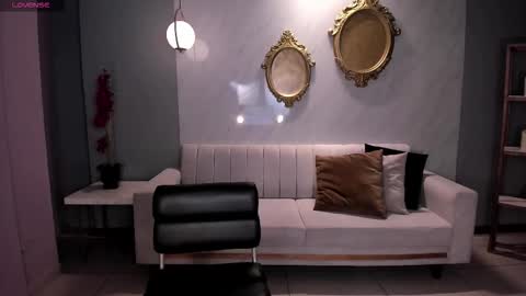 Snapshot of lizzhamilton_ chatting on November 2025 09:14:01 PM Lizzi online show from November 2025 09:14:01 PM