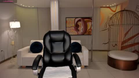 Snapshot of lizzhamilton_ chatting on November 2025 08:53:01 PM Lizzi online show from November 2025 08:53:01 PM