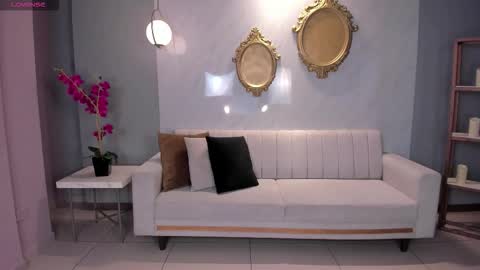 Snapshot of lizzhamilton_ chatting on December 2025 09:35:01 PM Lizzi online show from December 2025 09:35:01 PM