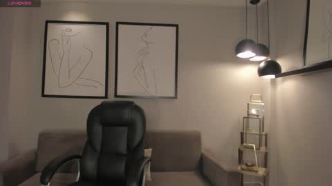 Snapshot of lizzhamilton_ chatting on February 2026 08:49:01 PM Lizzi online show from February 2026 08:49:01 PM