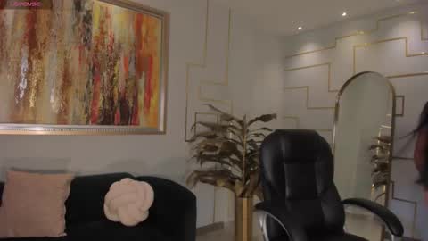 Snapshot of lizzhamilton_ chatting on February 2026 05:03:01 PM Lizzi online show from February 2026 05:03:01 PM