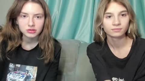 lizzi_muur online show from January 2025 07:18:02 PM