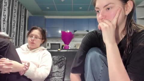 lizzi_muur online show from February 2025 03:59:01 PM