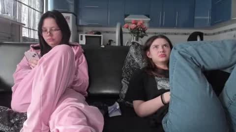 lizzi_muur online show from March 2025 12:47:01 PM