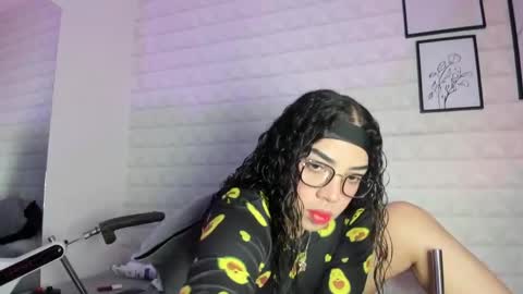 Snapshot of lizzie_evans chatting on May 2026 12:00:02 PM Lizzie online show from May 2026 12:00:02 PM