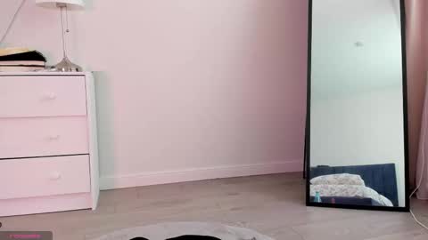 Lizzy online show from September 2025 06:24:01 AM