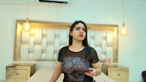 LIZZY RAVEN online show from June 2026 11:37:02 AM