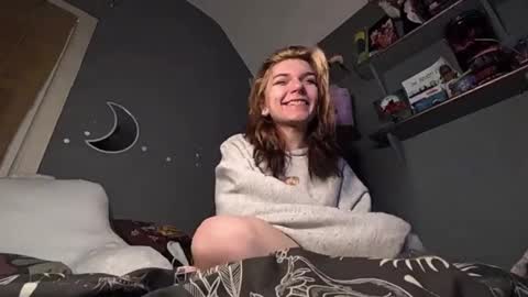 Snapshot of lizzyylovesick chatting on December 2024 05:08:02 PM lizzybunny online show from December 2024 05:08:02 PM