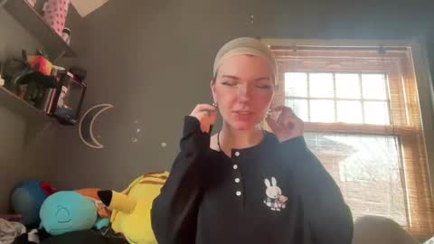 Snapshot of lizzyylovesick chatting on February 2025 02:01:01 PM lizzybunny online show from February 2025 02:01:01 PM