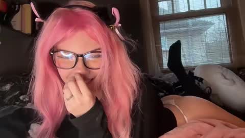 Snapshot of lizzyylovesick chatting on February 2025 05:20:02 PM lizzybunny online show from February 2025 05:20:02 PM