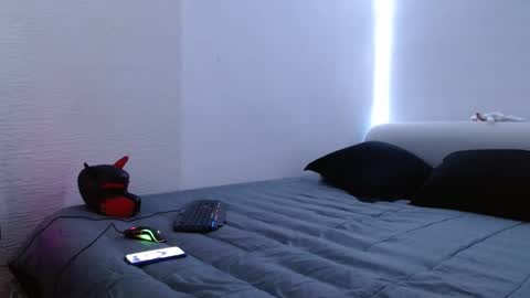 lliamm 2 online show from February 2025 06:51:01 PM