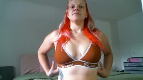 Snapshot of llilacblu chatting on May 2026 05:32:01 PM Lillac online show from May 2026 05:32:01 PM