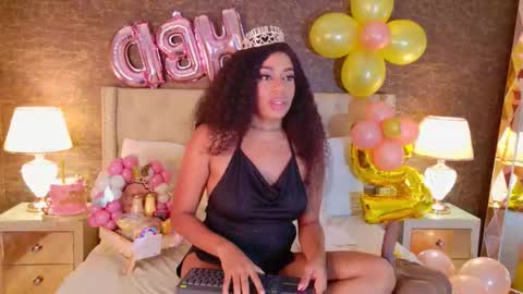 Snapshot of loana_vegas chatting on February 2026 07:01:02 PM LOANA online show from February 2026 07:01:02 PM