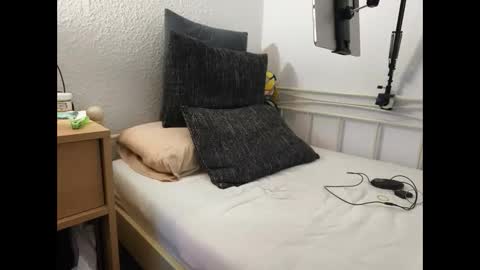 loenne3 online show from November 2025 11:03:01 PM