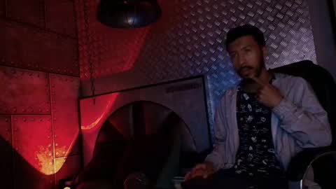 Snapshot of logan_mercer chatting on December 2025 03:14:02 AM logan_mercer online show from December 2025 03:14:02 AM