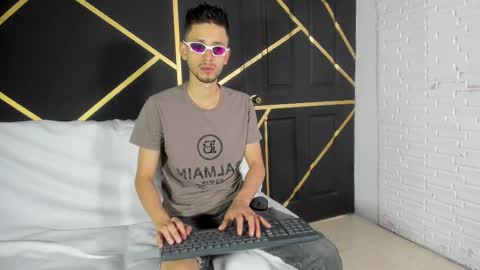 Logan Rogers online show from October 2025 01:53:02 PM