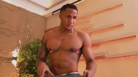 logan_varela online show from November 2025 12:42:02 AM