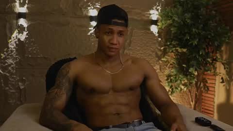 logan_varela online show from November 2025 08:35:01 AM