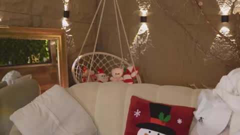 logan_varela online show from November 2025 02:15:02 AM