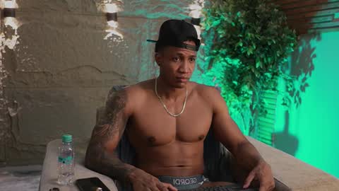 logan_varela online show from December 2025 02:04:02 PM