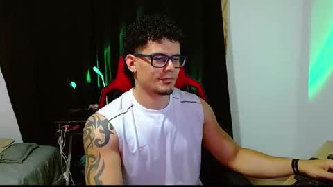 Snapshot of loganandrwz chatting on February 2026 01:34:01 AM Loganandrwz online show from February 2026 01:34:01 AM