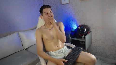 Loganfoster  online show from December 2025 08:48:01 PM