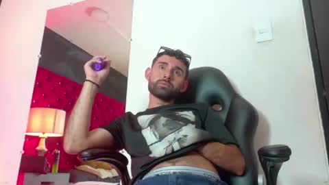 Snapshot of loganfoxx_ chatting on June 2026 11:20:01 PM loganfoxx_ online show from June 2026 11:20:01 PM