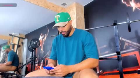 U can call me Logan online show from November 2025 03:26:02 AM