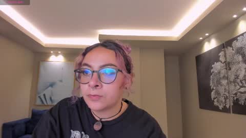 Snapshot of loiseharper chatting on May 2026 11:10:02 PM Loise online show from May 2026 11:10:02 PM