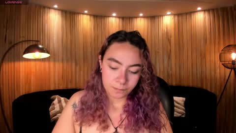 Snapshot of loiseharper chatting on May 2026 07:07:01 PM Loise online show from May 2026 07:07:01 PM