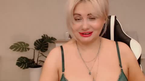 Snapshot of lola_anderson chatting on March 2026 11:45:02 AM Lola online show from March 2026 11:45:02 AM