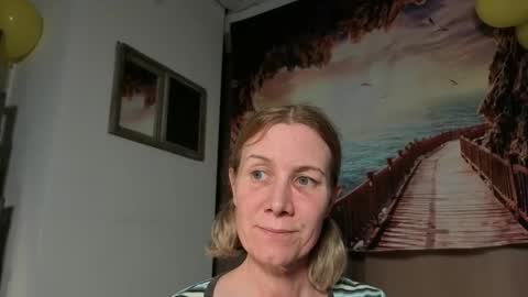 Snapshot of lola_belgium chatting on April 2026 05:30:01 PM lola_belgium online show from April 2026 05:30:01 PM