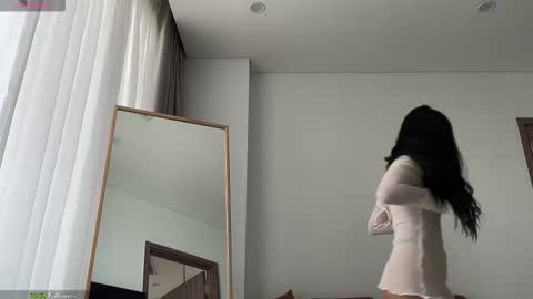 Lola online show from October 2025 03:12:02 AM