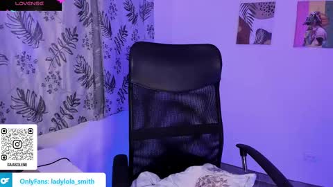 lolaasmith_21 online show from March 2025 01:14:02 AM